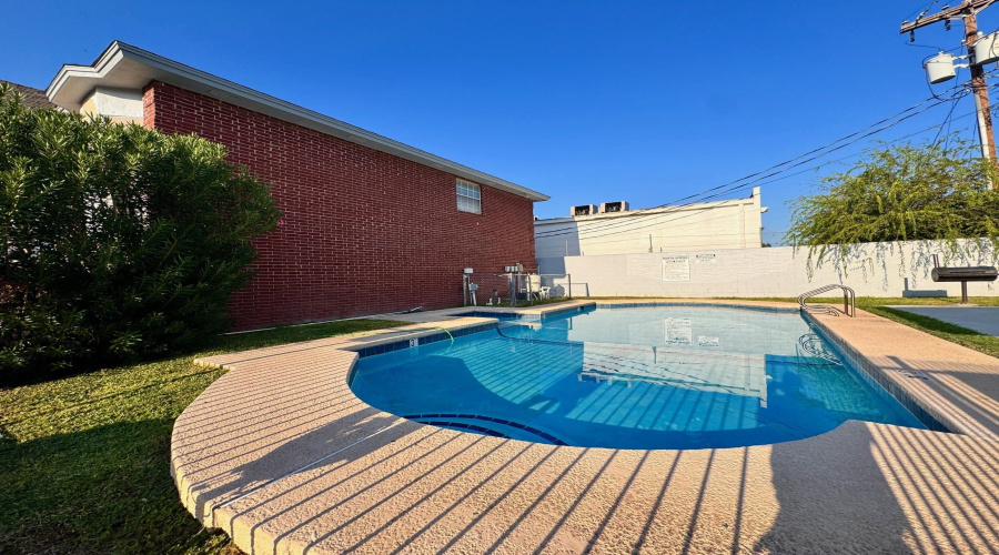 1205 International Blvd, LAREDO, Texas 78045, 2 Bedrooms Bedrooms, 4 Rooms Rooms,2 BathroomsBathrooms,Residential,For Sale,1205 International Blvd,20254616