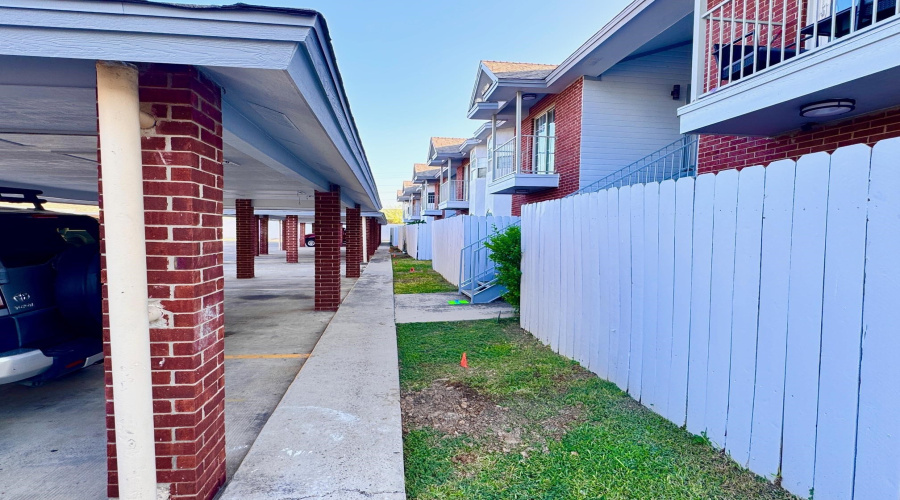 1205 International Blvd, LAREDO, Texas 78045, 2 Bedrooms Bedrooms, 4 Rooms Rooms,2 BathroomsBathrooms,Residential,For Sale,1205 International Blvd,20254616