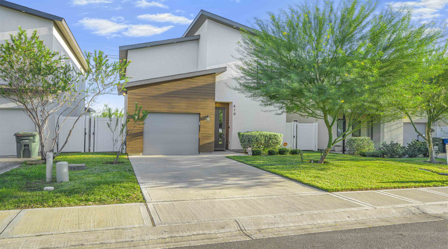 419 Deer Path Loop, LAREDO, Texas 78045, 3 Bedrooms Bedrooms, 7 Rooms Rooms,2 BathroomsBathrooms,Residential,For Sale,419 Deer Path Loop,20254618