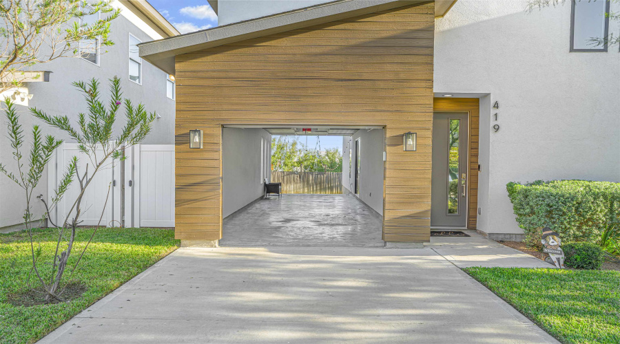 419 Deer Path Loop, LAREDO, Texas 78045, 3 Bedrooms Bedrooms, 7 Rooms Rooms,2 BathroomsBathrooms,Residential,For Sale,419 Deer Path Loop,20254618