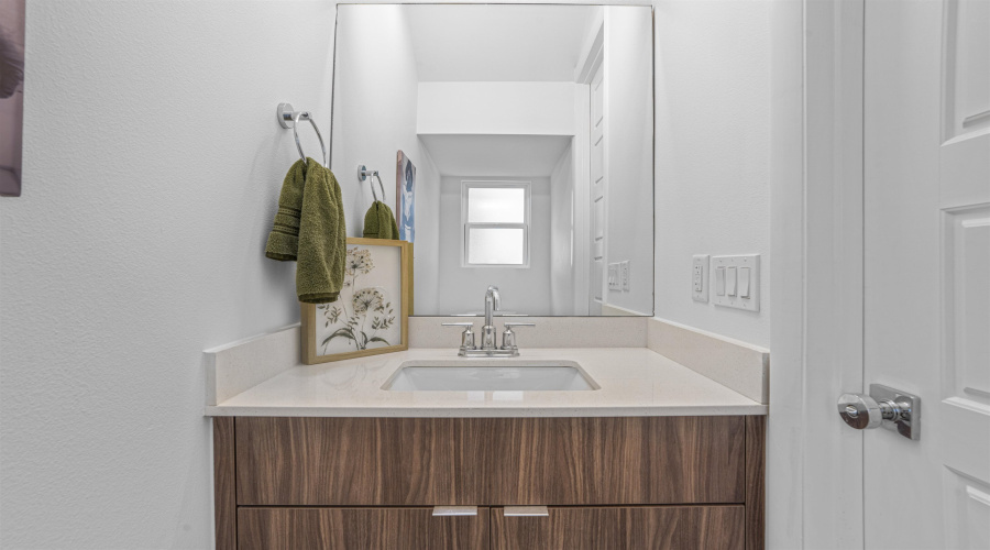 419 Deer Path Loop, LAREDO, Texas 78045, 3 Bedrooms Bedrooms, 7 Rooms Rooms,2 BathroomsBathrooms,Residential,For Sale,419 Deer Path Loop,20254618