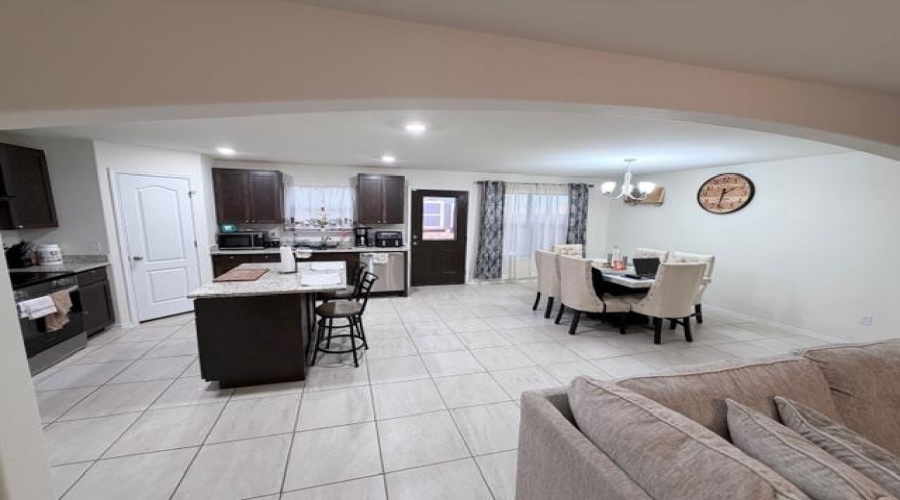 1311 Port Texas Dr., Laredo, Texas 78045, 3 Bedrooms Bedrooms, 3 Rooms Rooms,2 BathroomsBathrooms,Residential,For Sale,1311 Port Texas Dr.,20254623