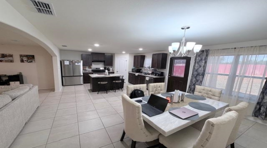 1311 Port Texas Dr., Laredo, Texas 78045, 3 Bedrooms Bedrooms, 3 Rooms Rooms,2 BathroomsBathrooms,Residential,For Sale,1311 Port Texas Dr.,20254623