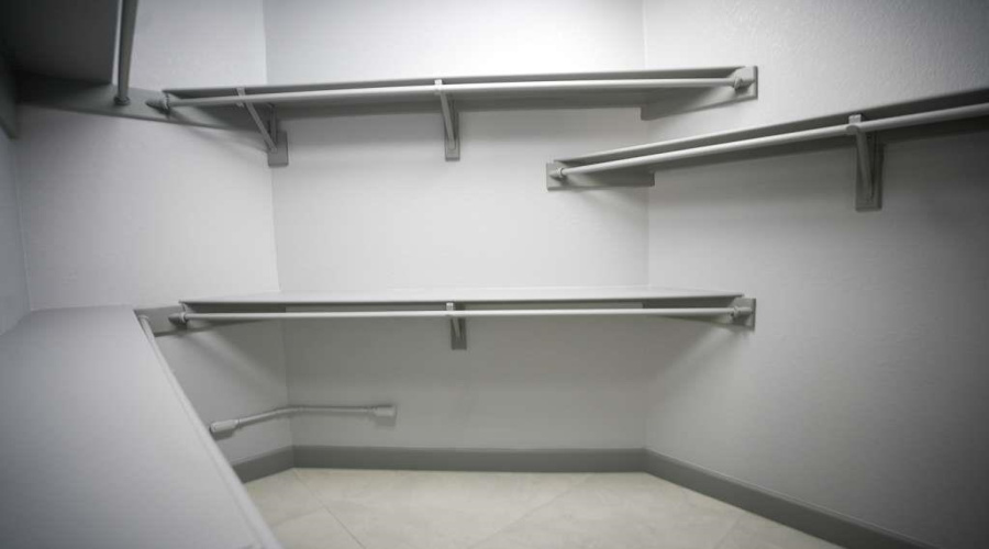 1046 Faldo Dr, Laredo, Texas 78045, 4 Bedrooms Bedrooms, 8 Rooms Rooms,3 BathroomsBathrooms,Residential,For Sale,1046 Faldo Dr,20254626