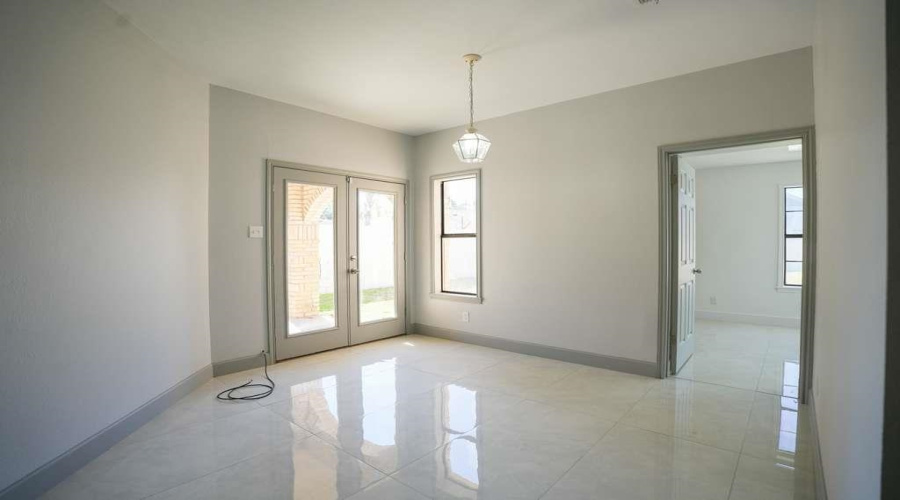 1046 Faldo Dr, Laredo, Texas 78045, 4 Bedrooms Bedrooms, 8 Rooms Rooms,3 BathroomsBathrooms,Residential,For Sale,1046 Faldo Dr,20254626