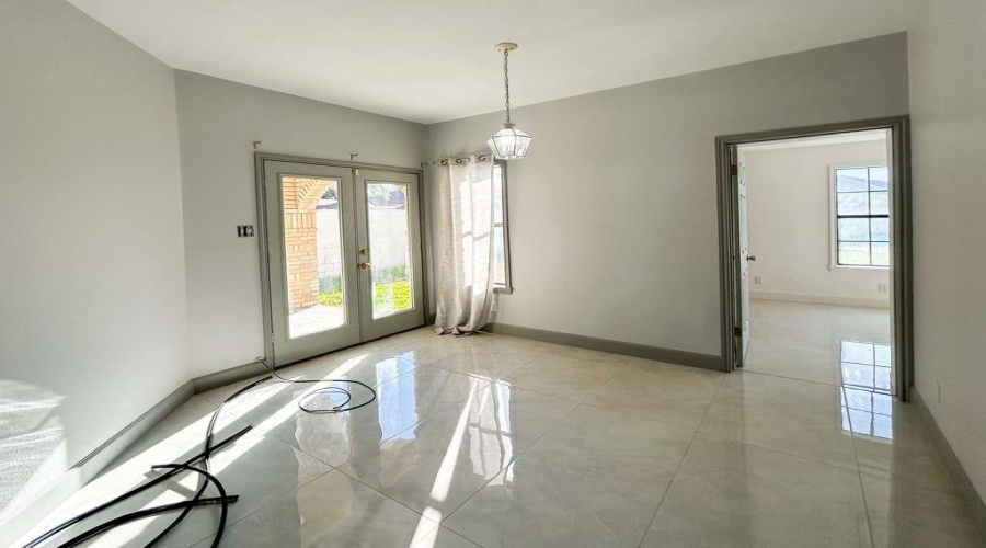 1046 Faldo Dr, Laredo, Texas 78045, 4 Bedrooms Bedrooms, 8 Rooms Rooms,3 BathroomsBathrooms,Residential,For Sale,1046 Faldo Dr,20254626