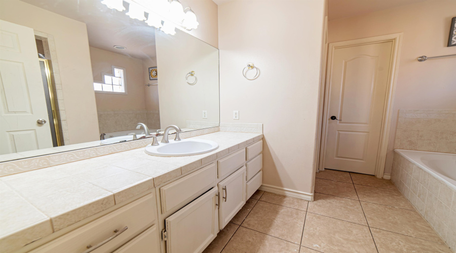 308 Exeter Dr, laredo, Texas 78045, 4 Bedrooms Bedrooms, 7 Rooms Rooms,2 BathroomsBathrooms,Residential,For Sale,308 Exeter Dr,20254628