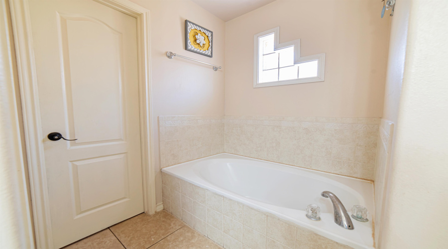 308 Exeter Dr, laredo, Texas 78045, 4 Bedrooms Bedrooms, 7 Rooms Rooms,2 BathroomsBathrooms,Residential,For Sale,308 Exeter Dr,20254628