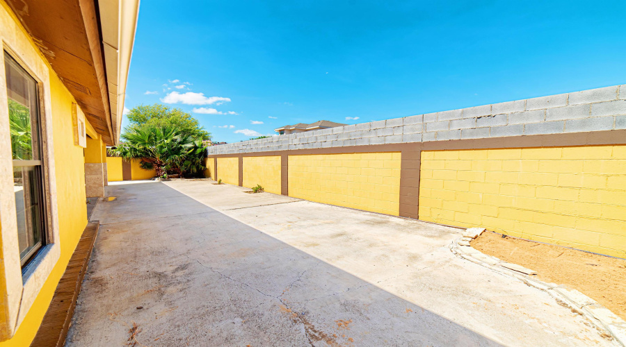 308 Exeter Dr, laredo, Texas 78045, 4 Bedrooms Bedrooms, 7 Rooms Rooms,2 BathroomsBathrooms,Residential,For Sale,308 Exeter Dr,20254628