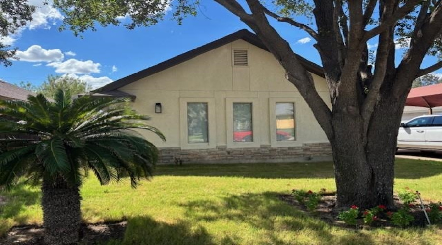 114 Sun Ray Lp, LAREDO, Texas 78041-6413, 3 Bedrooms Bedrooms, 6 Rooms Rooms,2 BathroomsBathrooms,Residential,For Rent,114 Sun Ray Lp,20254629 114 Sun Ray Lp, LAREDO, Texas 78041-6413, 3 Bedrooms Bedrooms, 6 Rooms Rooms,2 BathroomsBathrooms,Residential,For Rent,114 Sun Ray Lp,20254629