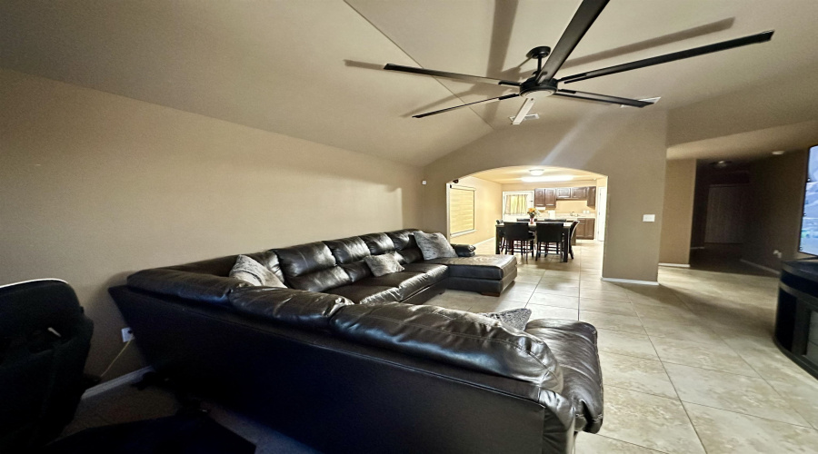 5712 Saint Iada Ln, Laredo, Texas 78046-9999, 3 Bedrooms Bedrooms, 5 Rooms Rooms,2 BathroomsBathrooms,Residential,For Sale,5712 Saint Iada Ln,20254630