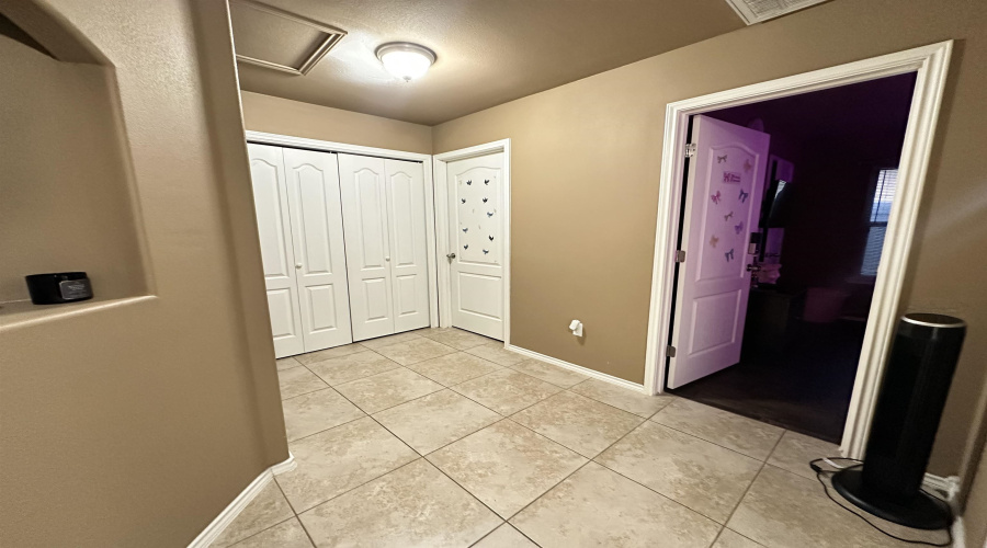 5712 Saint Iada Ln, Laredo, Texas 78046-9999, 3 Bedrooms Bedrooms, 5 Rooms Rooms,2 BathroomsBathrooms,Residential,For Sale,5712 Saint Iada Ln,20254630