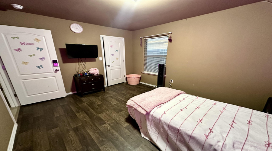 5712 Saint Iada Ln, Laredo, Texas 78046-9999, 3 Bedrooms Bedrooms, 5 Rooms Rooms,2 BathroomsBathrooms,Residential,For Sale,5712 Saint Iada Ln,20254630