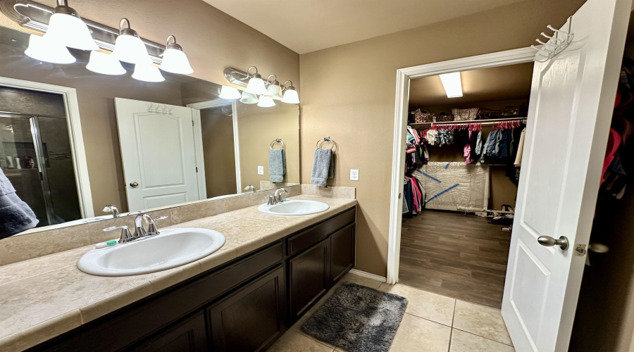 5712 Saint Iada Ln, Laredo, Texas 78046-9999, 3 Bedrooms Bedrooms, 5 Rooms Rooms,2 BathroomsBathrooms,Residential,For Sale,5712 Saint Iada Ln,20254630