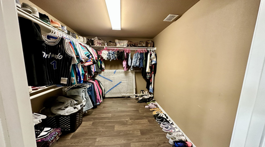 5712 Saint Iada Ln, Laredo, Texas 78046-9999, 3 Bedrooms Bedrooms, 5 Rooms Rooms,2 BathroomsBathrooms,Residential,For Sale,5712 Saint Iada Ln,20254630