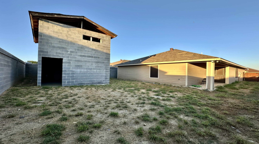 5712 Saint Iada Ln, Laredo, Texas 78046-9999, 3 Bedrooms Bedrooms, 5 Rooms Rooms,2 BathroomsBathrooms,Residential,For Sale,5712 Saint Iada Ln,20254630