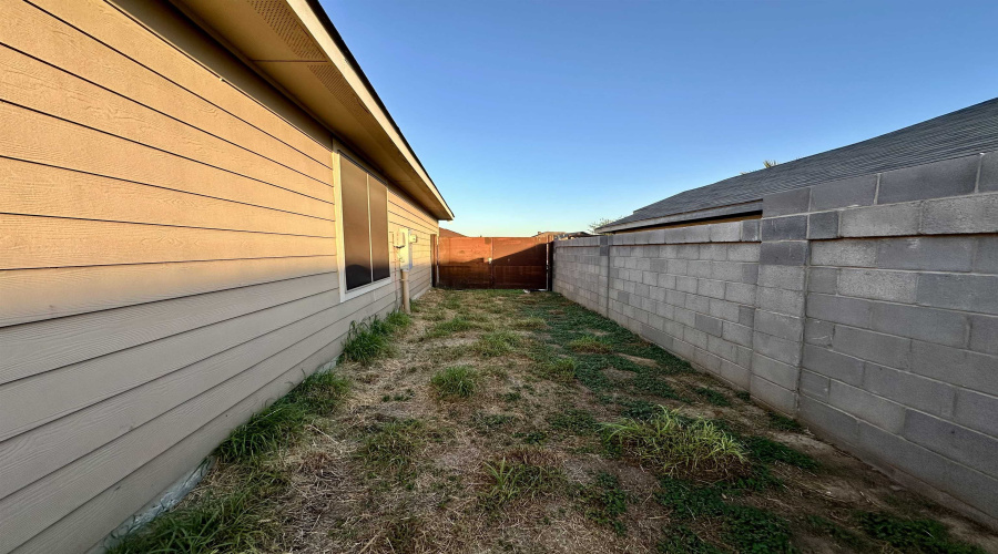 5712 Saint Iada Ln, Laredo, Texas 78046-9999, 3 Bedrooms Bedrooms, 5 Rooms Rooms,2 BathroomsBathrooms,Residential,For Sale,5712 Saint Iada Ln,20254630