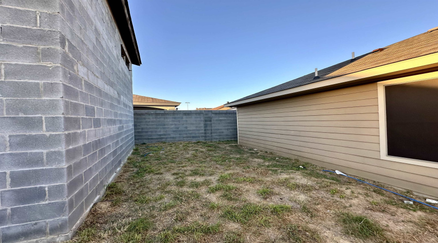 5712 Saint Iada Ln, Laredo, Texas 78046-9999, 3 Bedrooms Bedrooms, 5 Rooms Rooms,2 BathroomsBathrooms,Residential,For Sale,5712 Saint Iada Ln,20254630