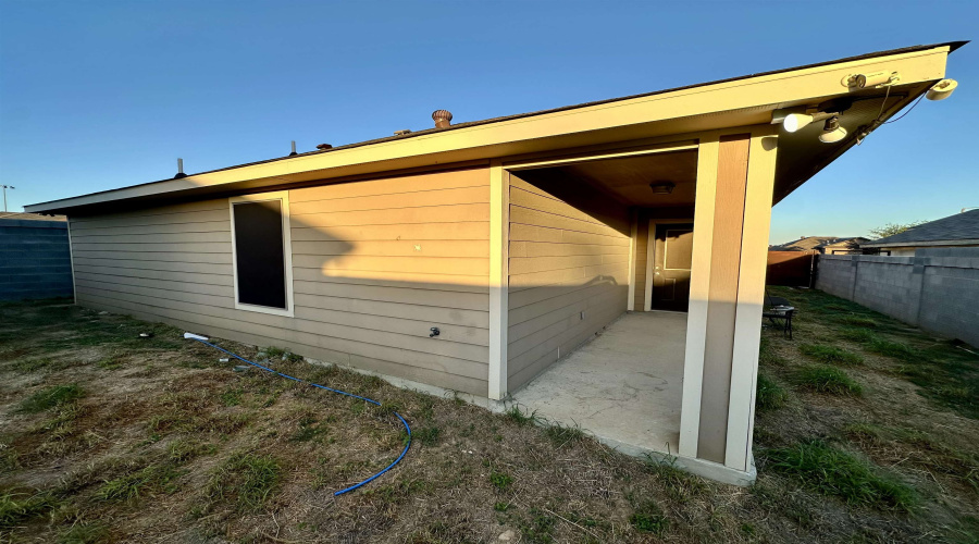 5712 Saint Iada Ln, Laredo, Texas 78046-9999, 3 Bedrooms Bedrooms, 5 Rooms Rooms,2 BathroomsBathrooms,Residential,For Sale,5712 Saint Iada Ln,20254630