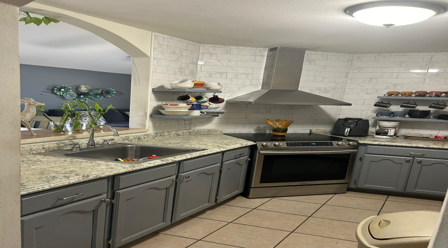 4758 Loma Vista Dr, Laredo, Texas 78046, 3 Bedrooms Bedrooms, 5 Rooms Rooms,3 BathroomsBathrooms,Residential,For Sale,4758 Loma Vista Dr,20251389