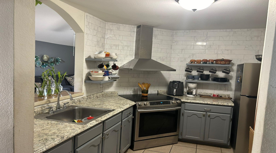 4758 Loma Vista Dr, Laredo, Texas 78046, 3 Bedrooms Bedrooms, 5 Rooms Rooms,3 BathroomsBathrooms,Residential,For Sale,4758 Loma Vista Dr,20251389