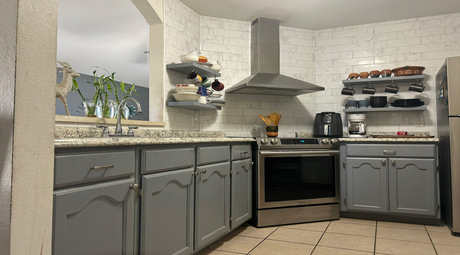 4758 Loma Vista Dr, Laredo, Texas 78046, 3 Bedrooms Bedrooms, 5 Rooms Rooms,3 BathroomsBathrooms,Residential,For Sale,4758 Loma Vista Dr,20251389