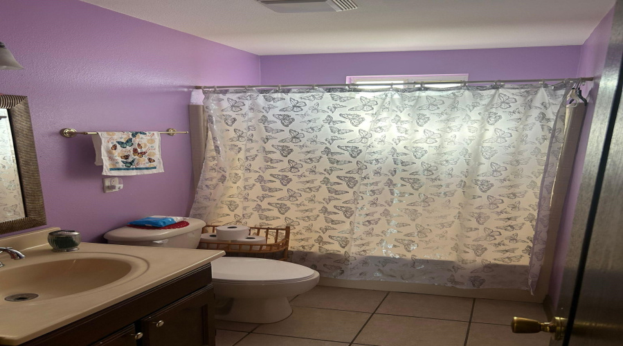 4758 Loma Vista Dr, Laredo, Texas 78046, 3 Bedrooms Bedrooms, 5 Rooms Rooms,3 BathroomsBathrooms,Residential,For Sale,4758 Loma Vista Dr,20251389