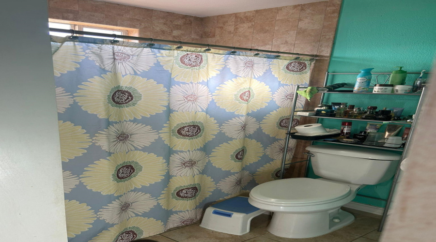 4758 Loma Vista Dr, Laredo, Texas 78046, 3 Bedrooms Bedrooms, 5 Rooms Rooms,3 BathroomsBathrooms,Residential,For Sale,4758 Loma Vista Dr,20251389