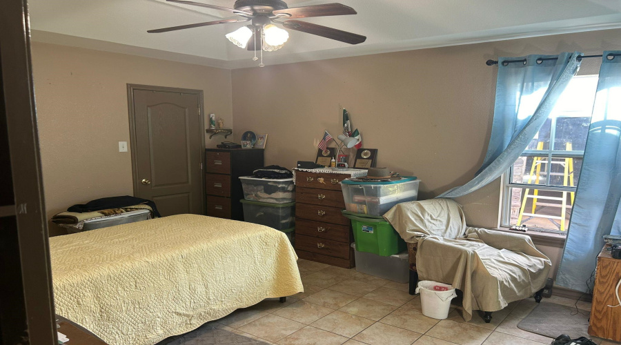 4758 Loma Vista Dr, Laredo, Texas 78046, 3 Bedrooms Bedrooms, 5 Rooms Rooms,3 BathroomsBathrooms,Residential,For Sale,4758 Loma Vista Dr,20251389