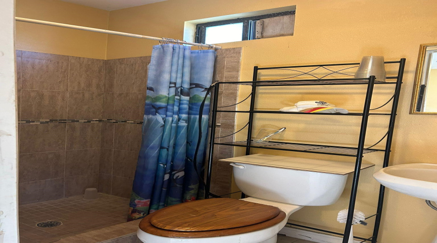 4758 Loma Vista Dr, Laredo, Texas 78046, 3 Bedrooms Bedrooms, 5 Rooms Rooms,3 BathroomsBathrooms,Residential,For Sale,4758 Loma Vista Dr,20251389