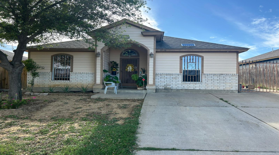 4758 Loma Vista Dr, Laredo, Texas 78046, 3 Bedrooms Bedrooms, 5 Rooms Rooms,3 BathroomsBathrooms,Residential,For Sale,4758 Loma Vista Dr,20251389