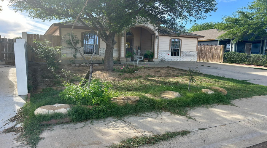 4758 Loma Vista Dr, Laredo, Texas 78046, 3 Bedrooms Bedrooms, 5 Rooms Rooms,3 BathroomsBathrooms,Residential,For Sale,4758 Loma Vista Dr,20251389