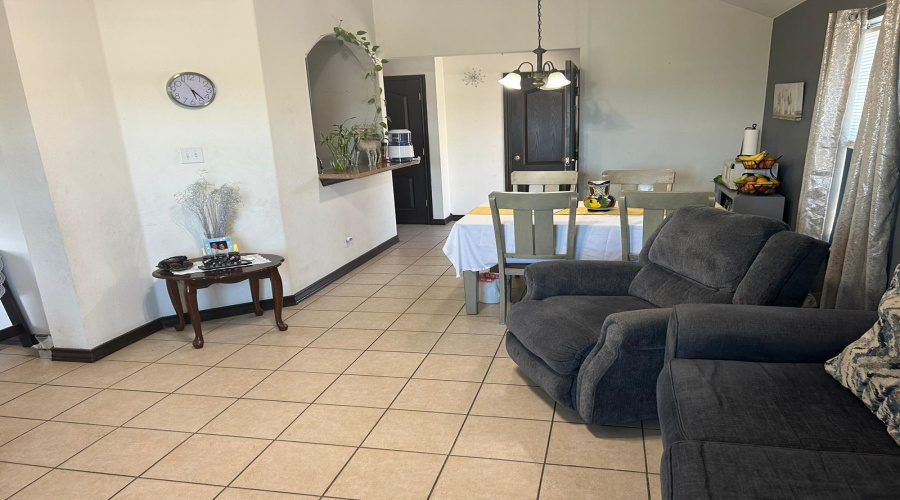 4758 Loma Vista Dr, Laredo, Texas 78046, 3 Bedrooms Bedrooms, 5 Rooms Rooms,3 BathroomsBathrooms,Residential,For Sale,4758 Loma Vista Dr,20251389