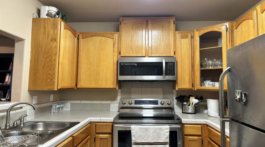 1000 Ranchway Dr, Laredo, Texas 78045, 3 Bedrooms Bedrooms, 4 Rooms Rooms,3 BathroomsBathrooms,Residential,For Sale,1000 Ranchway Dr,20254631