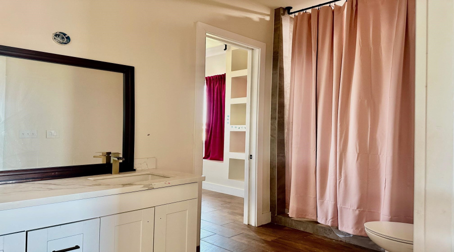 4705 San Francisco Ave, Laredo, Texas 78041, 5 Bedrooms Bedrooms, 8 Rooms Rooms,3 BathroomsBathrooms,Residential,For Rent,4705 San Francisco Ave,20254632