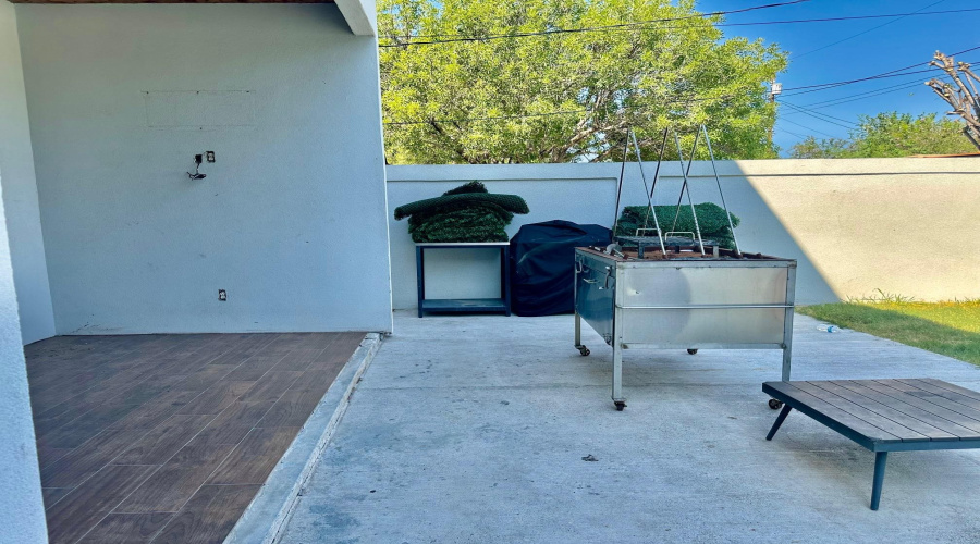 4705 San Francisco Ave, Laredo, Texas 78041, 5 Bedrooms Bedrooms, 8 Rooms Rooms,3 BathroomsBathrooms,Residential,For Rent,4705 San Francisco Ave,20254632