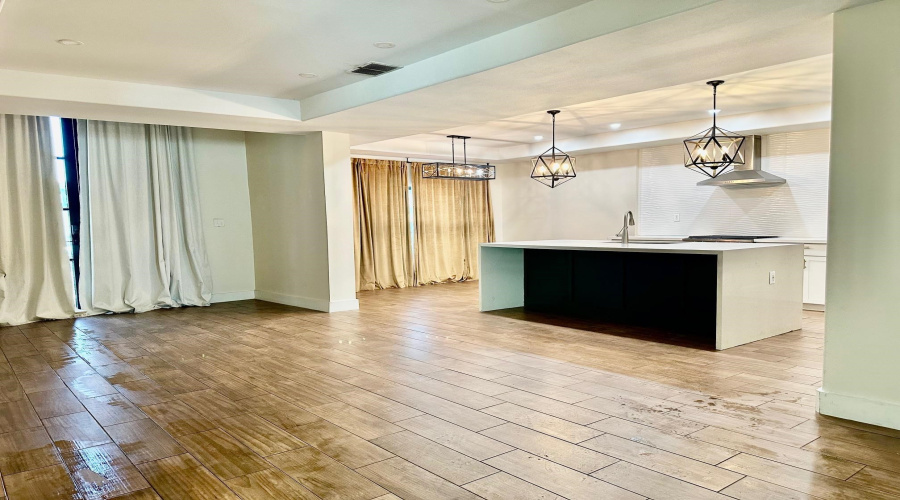 4705 San Francisco Ave, Laredo, Texas 78041, 5 Bedrooms Bedrooms, 8 Rooms Rooms,3 BathroomsBathrooms,Residential,For Rent,4705 San Francisco Ave,20254632