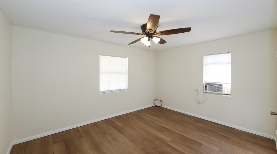 904 E Montgomery St, LARED0, Texas 78040, 4 Bedrooms Bedrooms, 7 Rooms Rooms,2 BathroomsBathrooms,Residential,For Sale,904 E Montgomery St,20254633