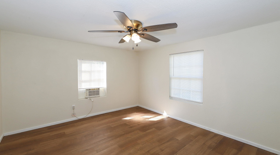 904 E Montgomery St, LARED0, Texas 78040, 4 Bedrooms Bedrooms, 7 Rooms Rooms,2 BathroomsBathrooms,Residential,For Sale,904 E Montgomery St,20254633