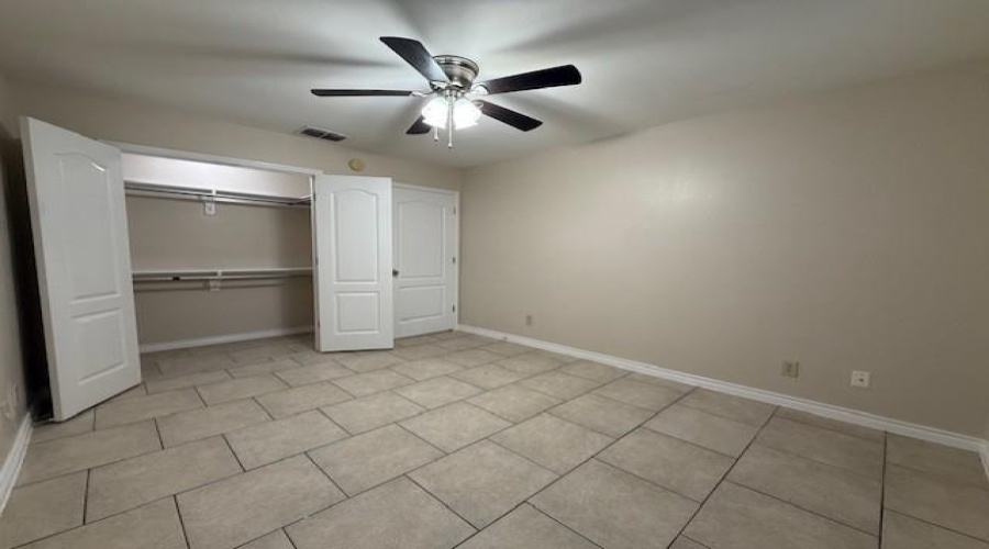 2720 Camelot Dr, Laredo, Texas 78041, 2 Bedrooms Bedrooms, 4 Rooms Rooms,2 BathroomsBathrooms,Residential,For Rent,2720 Camelot Dr,20254634