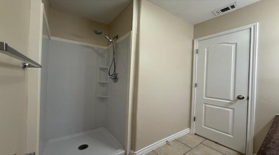 2720 Camelot Dr, Laredo, Texas 78041, 2 Bedrooms Bedrooms, 4 Rooms Rooms,2 BathroomsBathrooms,Residential,For Rent,2720 Camelot Dr,20254634