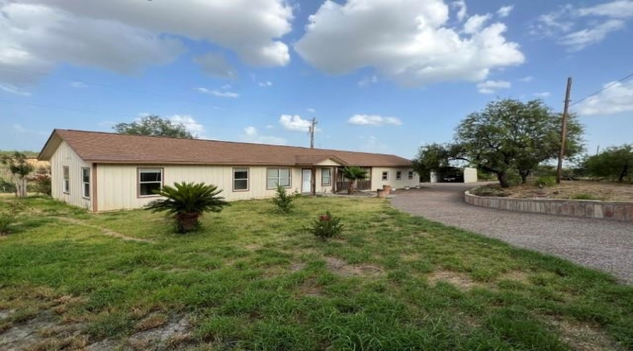 125 Ballards Rd, Zapata, Texas 78076, 2 Bedrooms Bedrooms, 3 Rooms Rooms,1 BathroomBathrooms,Residential,For Sale,125 Ballards Rd,20254636