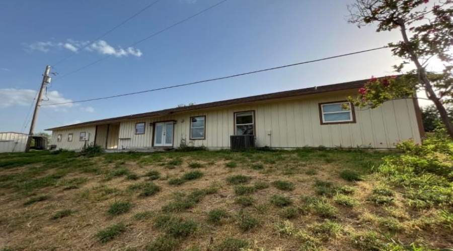 125 Ballards Rd, Zapata, Texas 78076, 2 Bedrooms Bedrooms, 3 Rooms Rooms,1 BathroomBathrooms,Residential,For Sale,125 Ballards Rd,20254636
