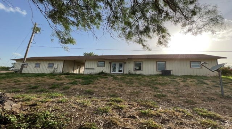 125 Ballards Rd, Zapata, Texas 78076, 2 Bedrooms Bedrooms, 3 Rooms Rooms,1 BathroomBathrooms,Residential,For Sale,125 Ballards Rd,20254636