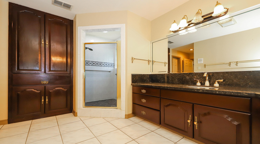 503 Avon Ct., Laredo, Texas 78041, 4 Bedrooms Bedrooms, 9 Rooms Rooms,4 BathroomsBathrooms,Residential,For Sale,503 Avon Ct.,20254638