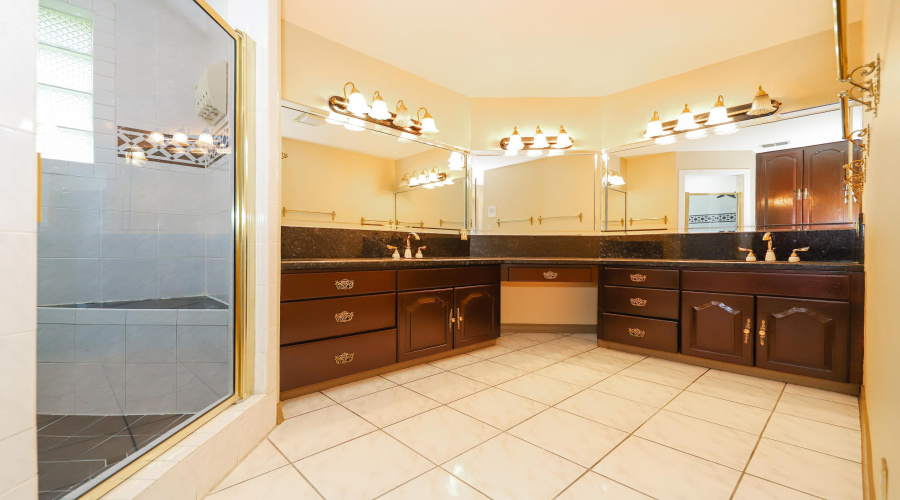 503 Avon Ct., Laredo, Texas 78041, 4 Bedrooms Bedrooms, 9 Rooms Rooms,4 BathroomsBathrooms,Residential,For Sale,503 Avon Ct.,20254638