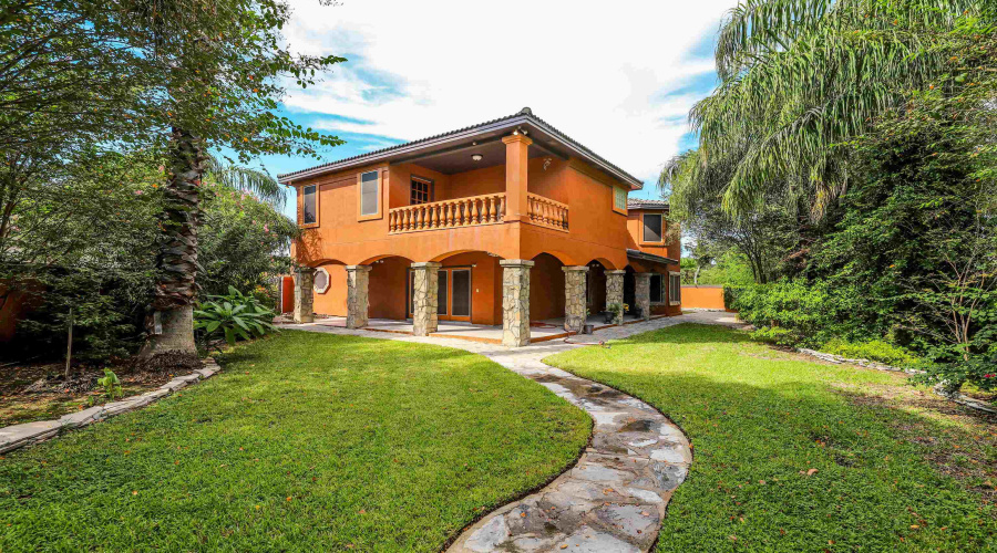 503 Avon Ct., Laredo, Texas 78041, 4 Bedrooms Bedrooms, 9 Rooms Rooms,4 BathroomsBathrooms,Residential,For Sale,503 Avon Ct.,20254638