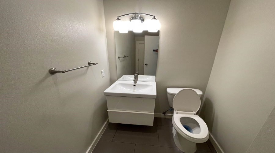 409 Shiloh Dr, LAREDO, Texas 78045, 2 Bedrooms Bedrooms, 6 Rooms Rooms,2 BathroomsBathrooms,Residential,For Rent,409 Shiloh Dr,20254639