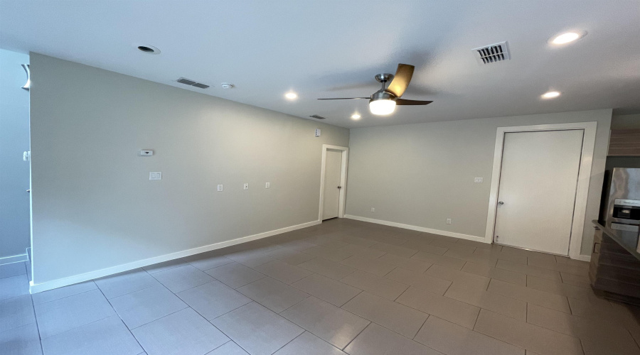 409 Shiloh Dr, LAREDO, Texas 78045, 2 Bedrooms Bedrooms, 6 Rooms Rooms,2 BathroomsBathrooms,Residential,For Rent,409 Shiloh Dr,20254639