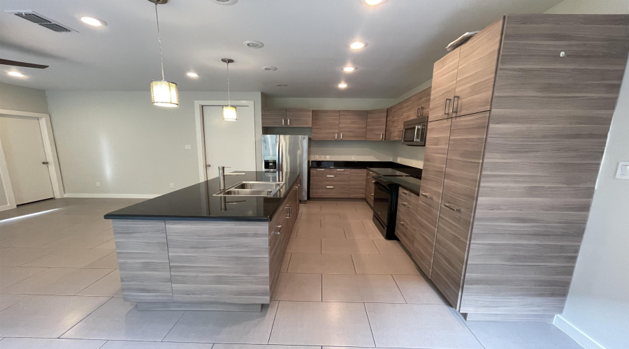 409 Shiloh Dr, LAREDO, Texas 78045, 2 Bedrooms Bedrooms, 6 Rooms Rooms,2 BathroomsBathrooms,Residential,For Rent,409 Shiloh Dr,20254639